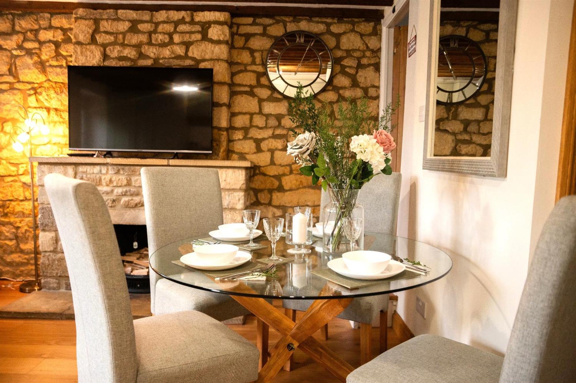 2 Bedroom Charming & Luxury Malt Cottage, Garden, Netflix, Free Parking Bourton-on-the-Water Exterior photo